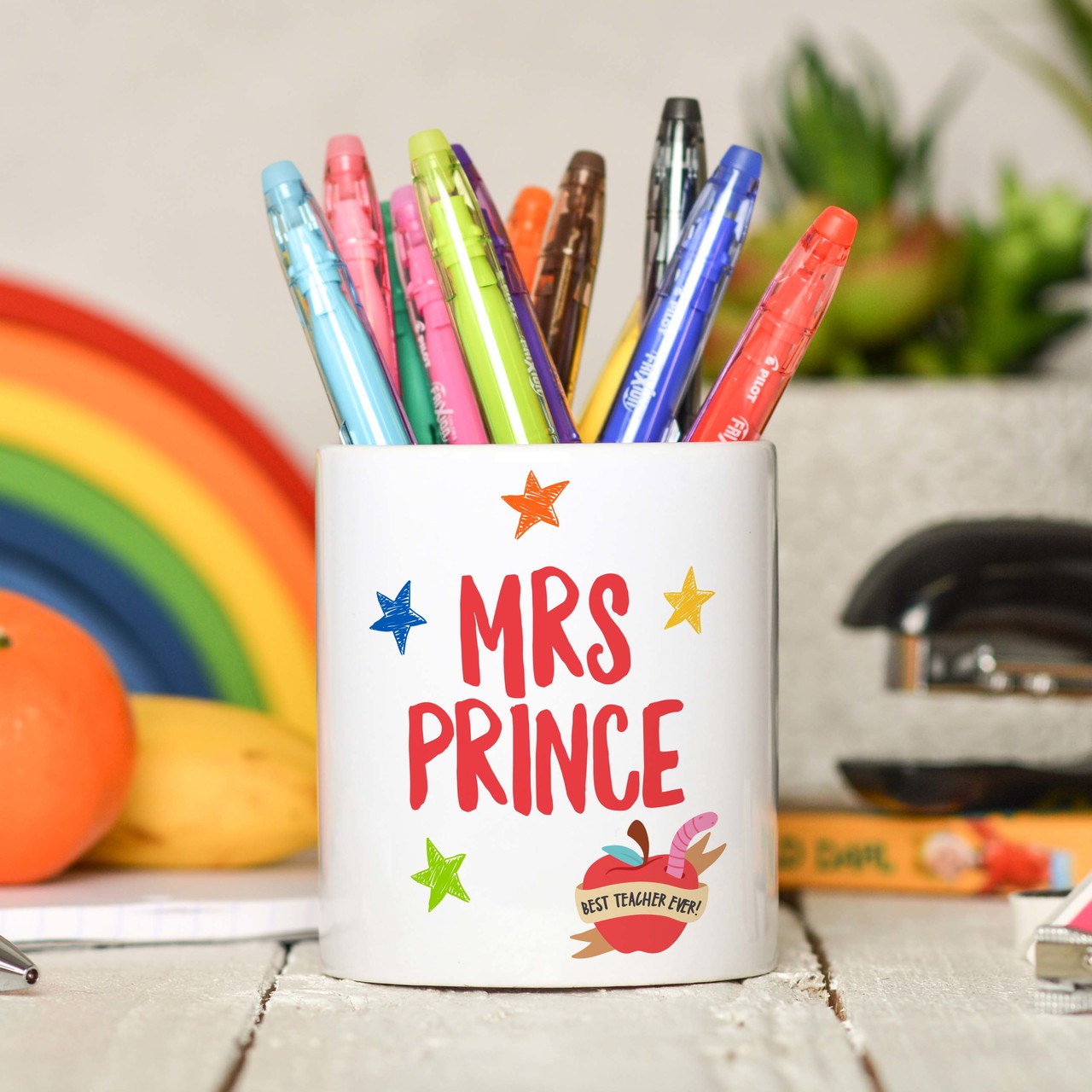 Personalised Teacher Name – Best teacher apple Pencil Pot