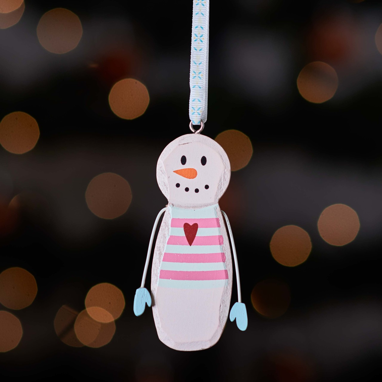 Hanging Snowman with heart